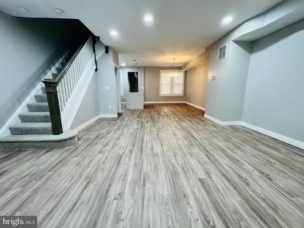 739 Linnard Street photo 9