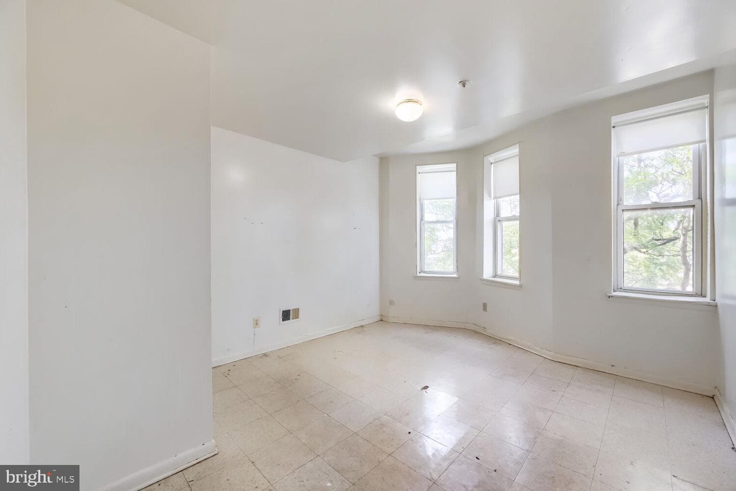 1817 W Mulberry Street photo 6