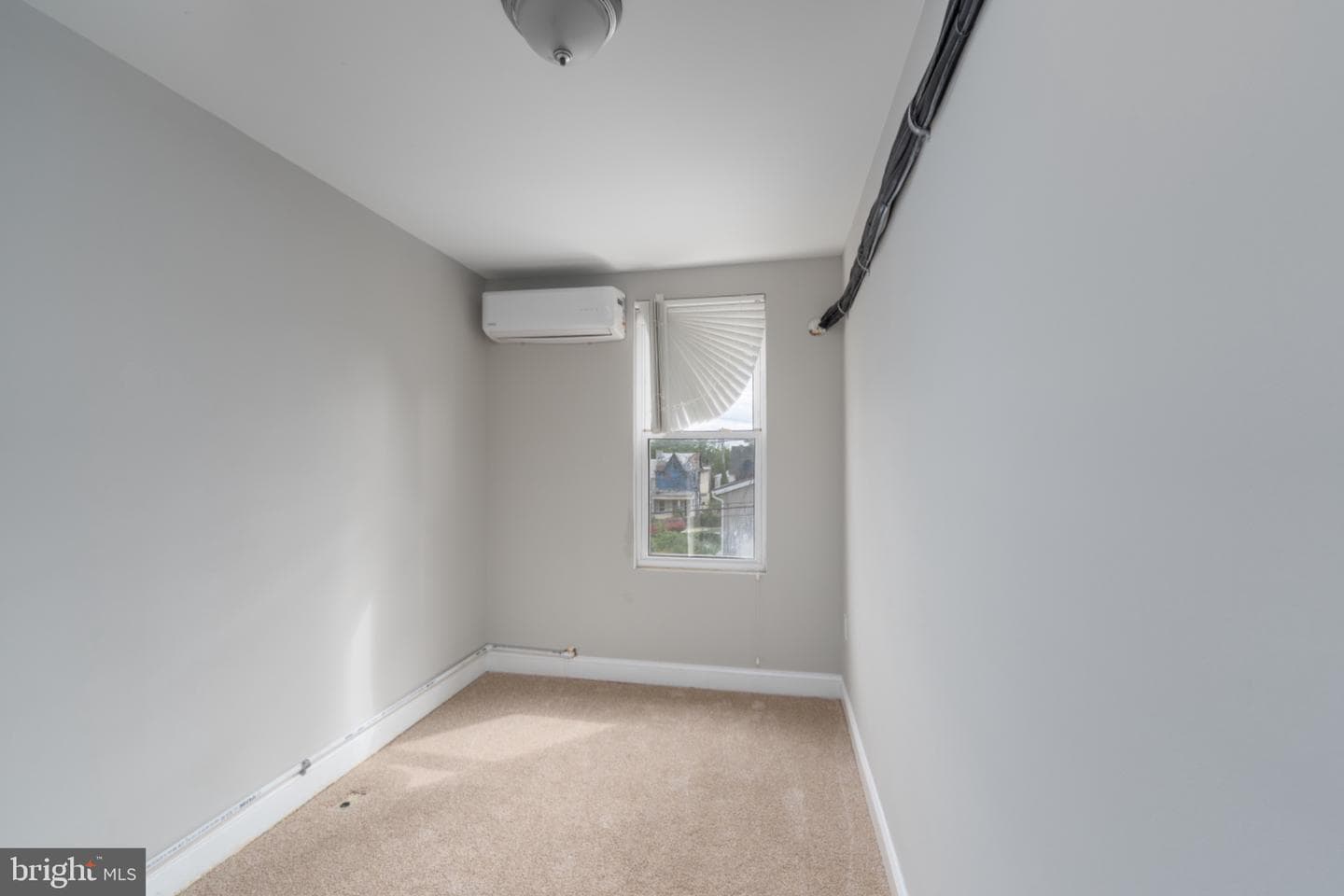 1521 Carswell Street photo 13