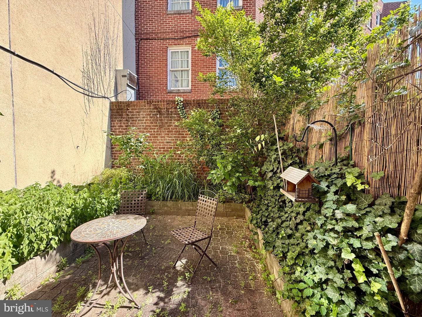 1631 Shakespeare Street photo 21