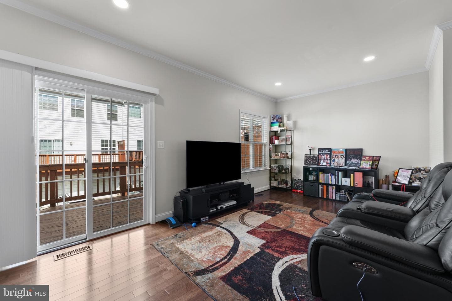 310 Parkin Street photo 14