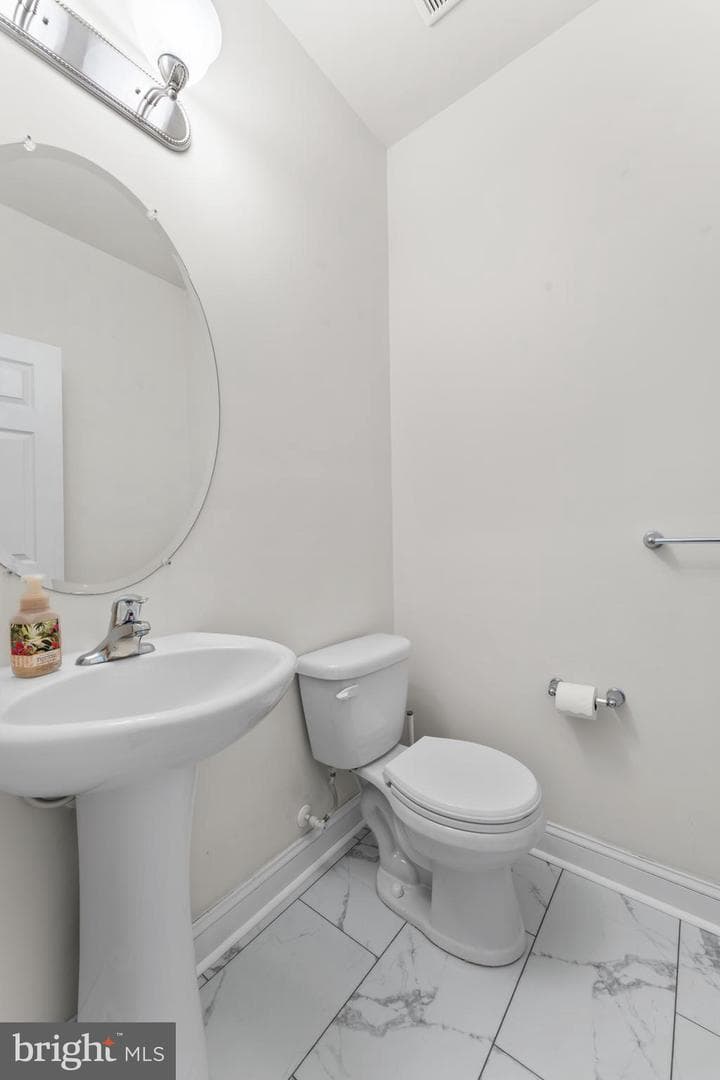310 Parkin Street photo 17