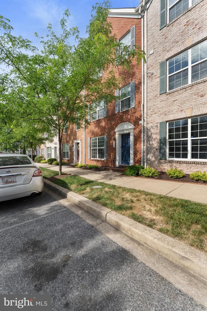 310 Parkin Street photo 2