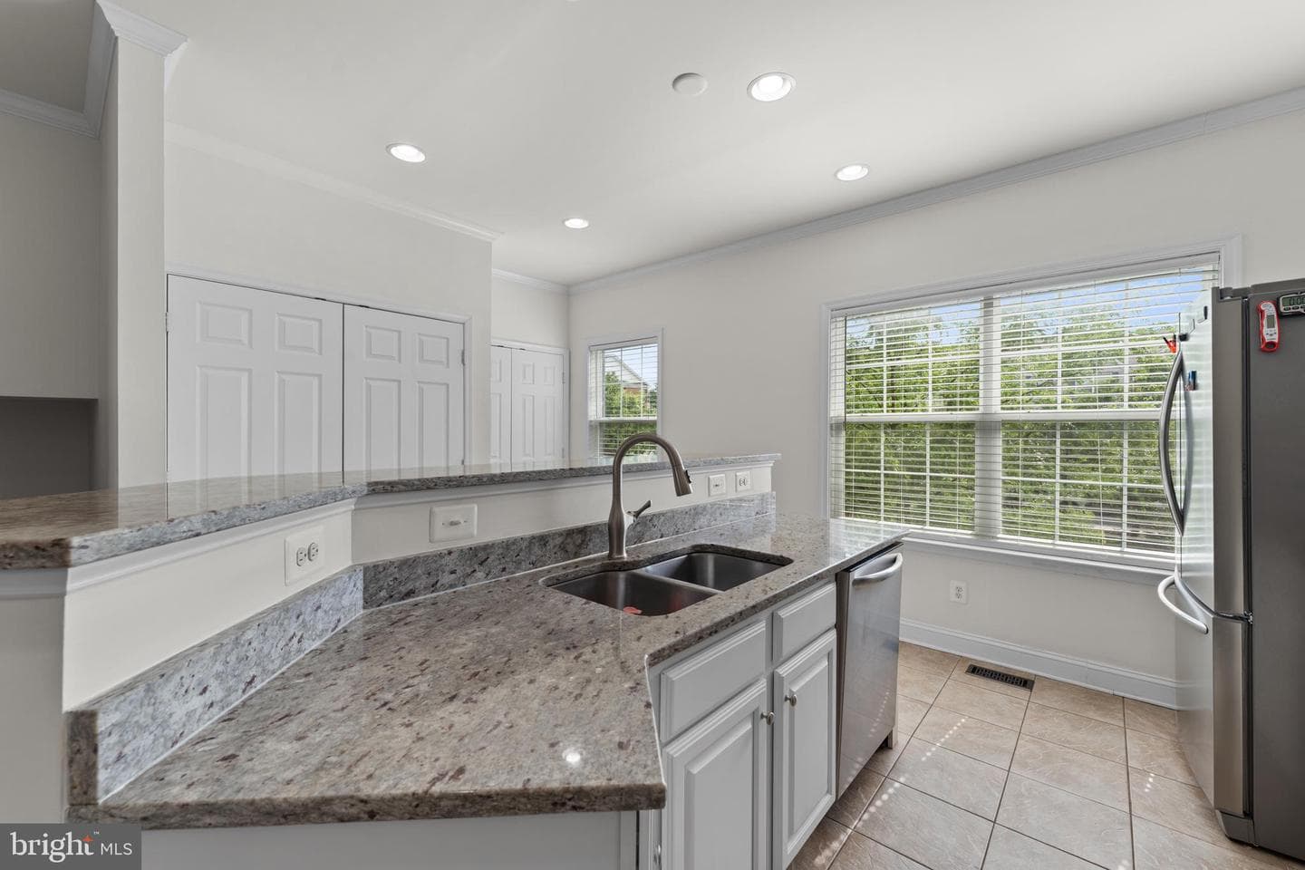 310 Parkin Street photo 8