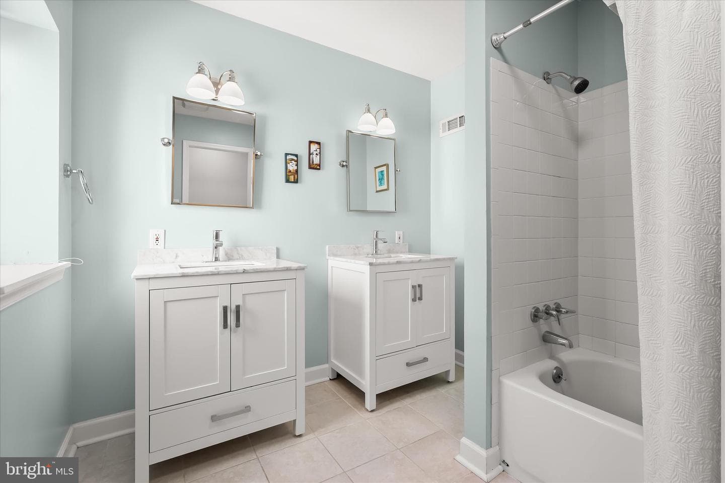 112 W Lee Street photo 32