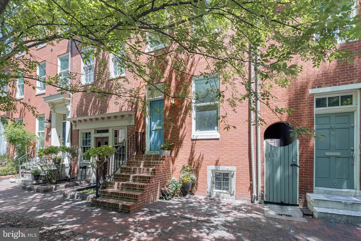 112 W Lee Street photo 4