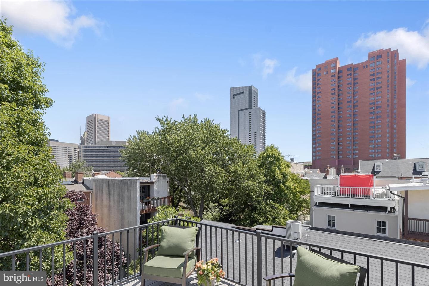 112 W Lee Street photo 42
