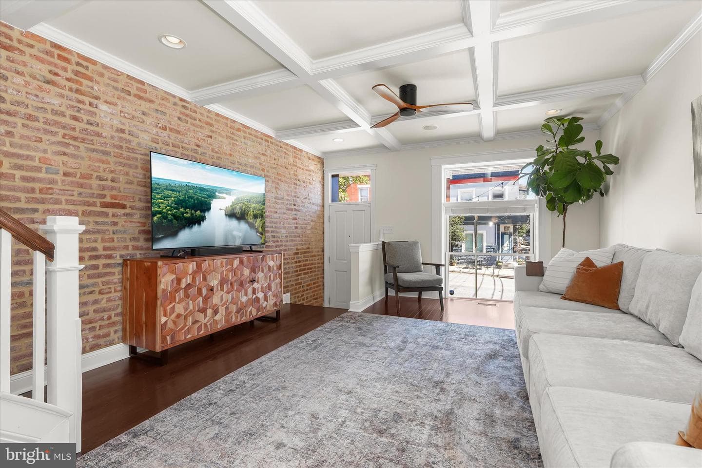 3729 Hudson Street photo 10