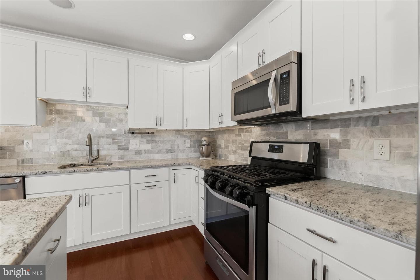 3729 Hudson Street photo 17
