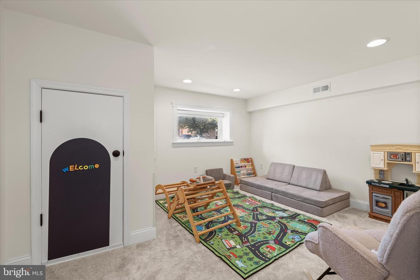 3729 Hudson Street photo 30