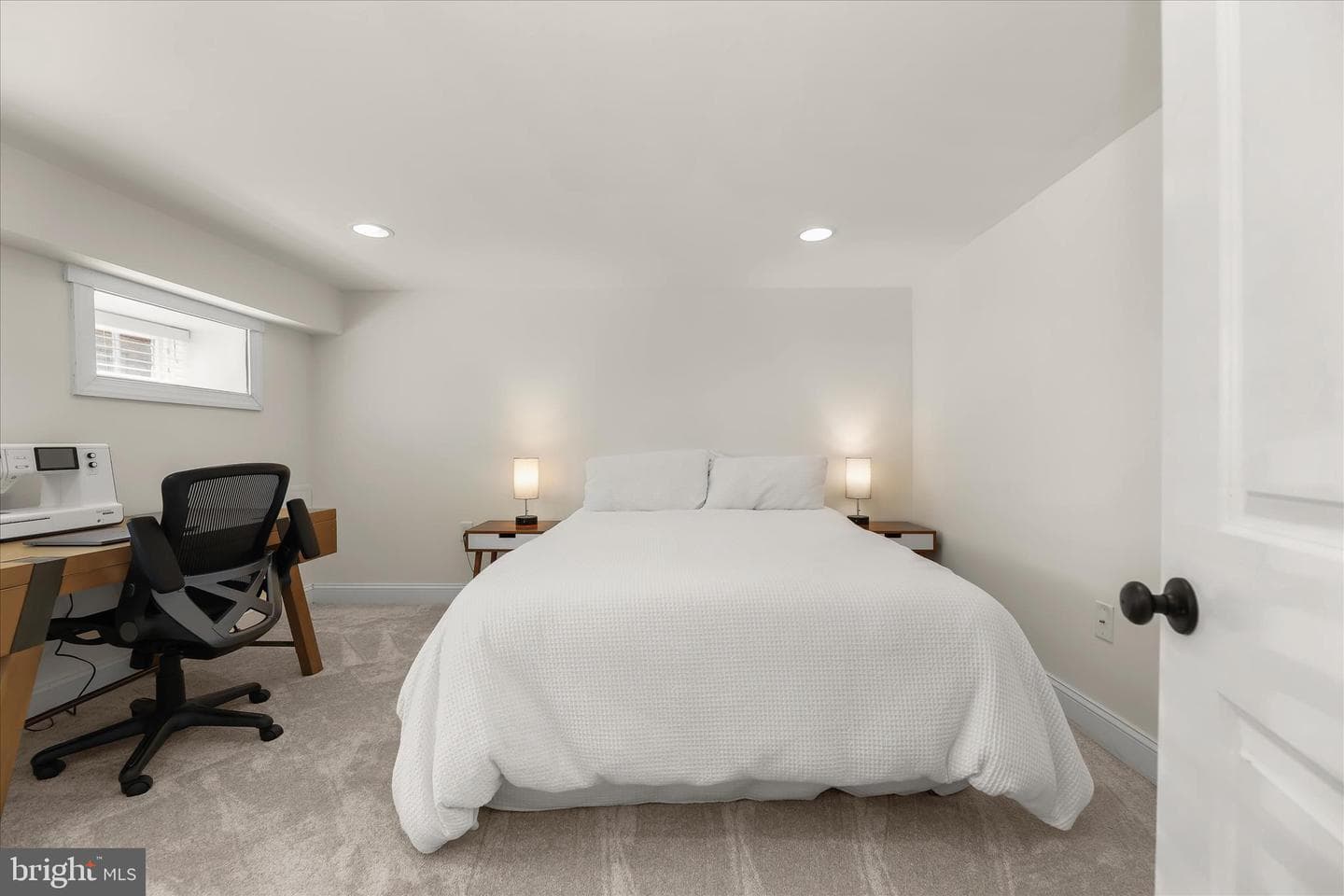 3729 Hudson Street photo 32