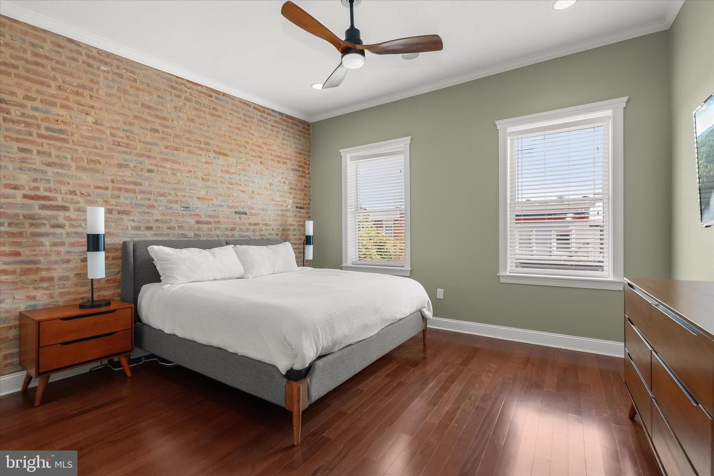 3729 Hudson Street photo 5