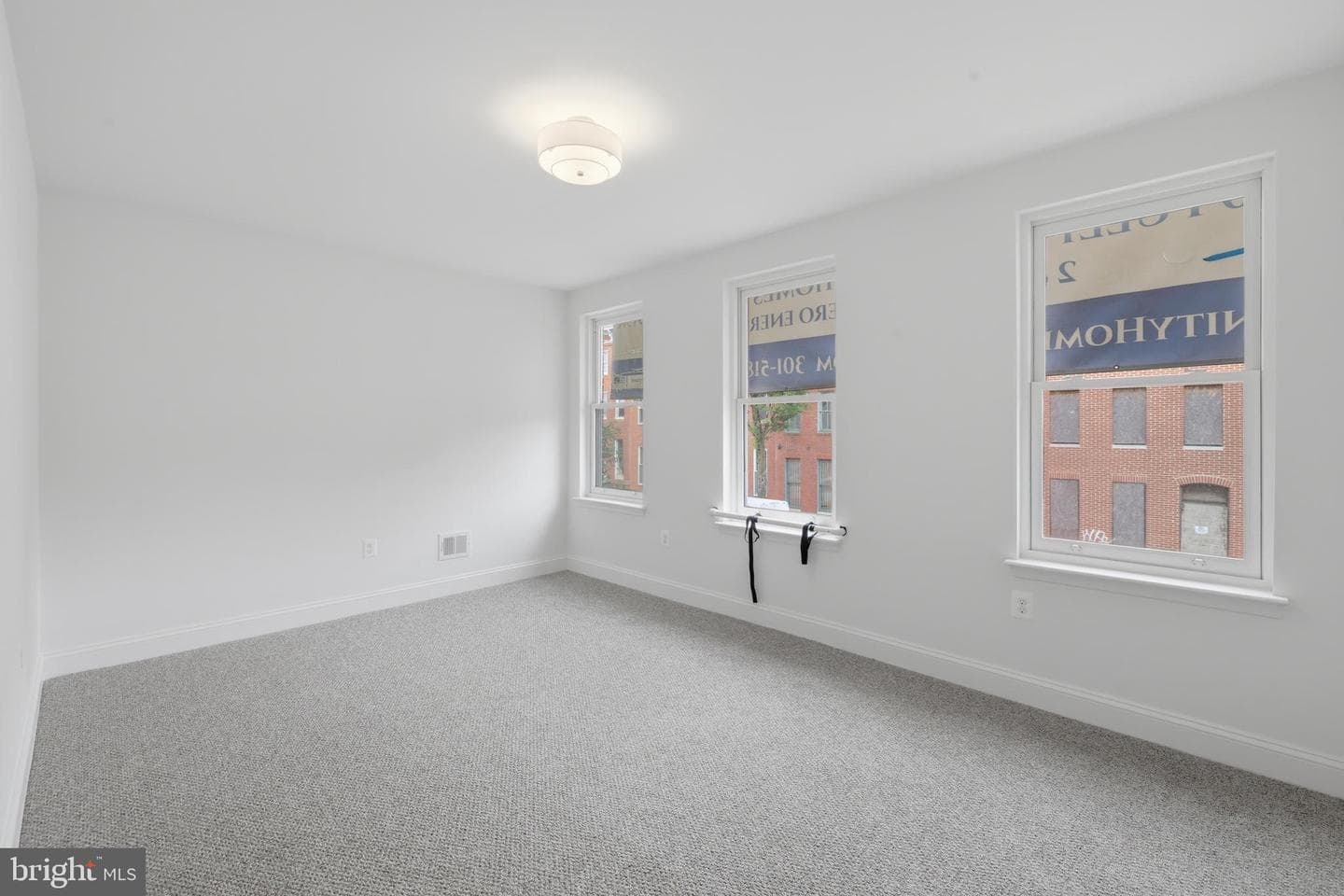 52 S Fulton Avenue photo 19