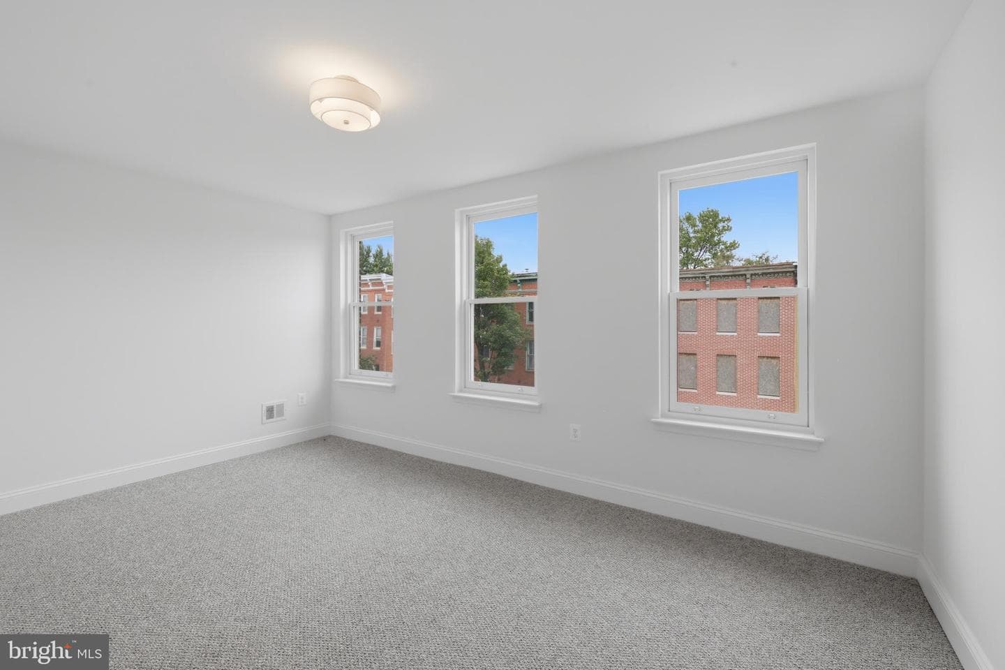 52 S Fulton Avenue photo 22
