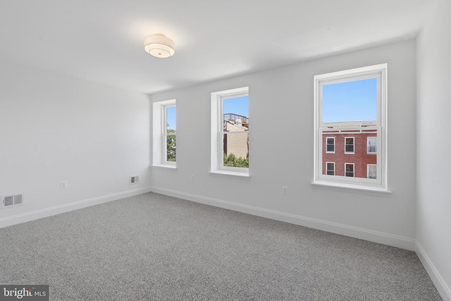 40 S Fulton Avenue photo 22