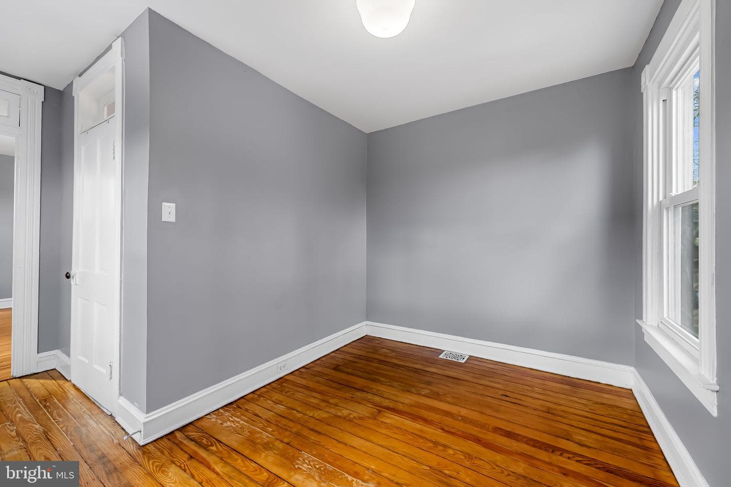 304 W Cold Spring Lane photo 23