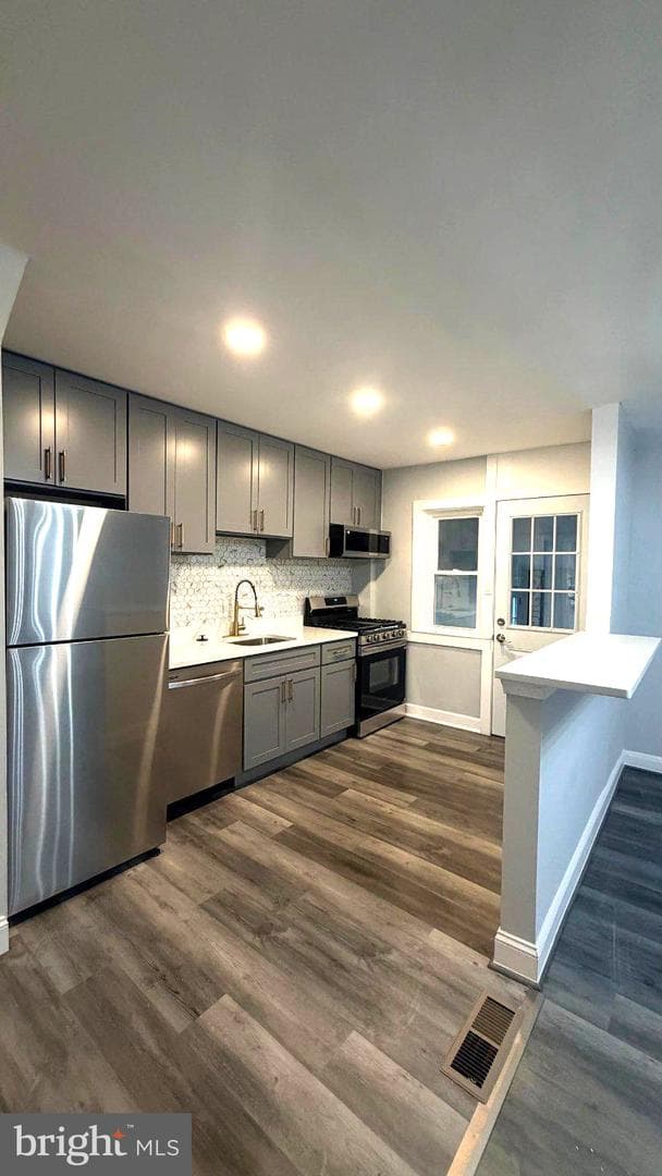 3902 N Rogers Avenue photo 22