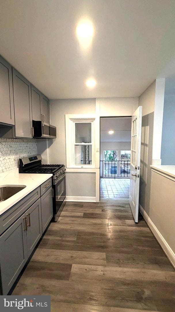 3902 N Rogers Avenue photo 26