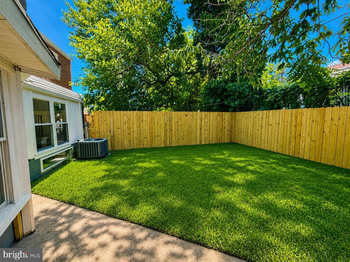 3902 N Rogers Avenue photo 59