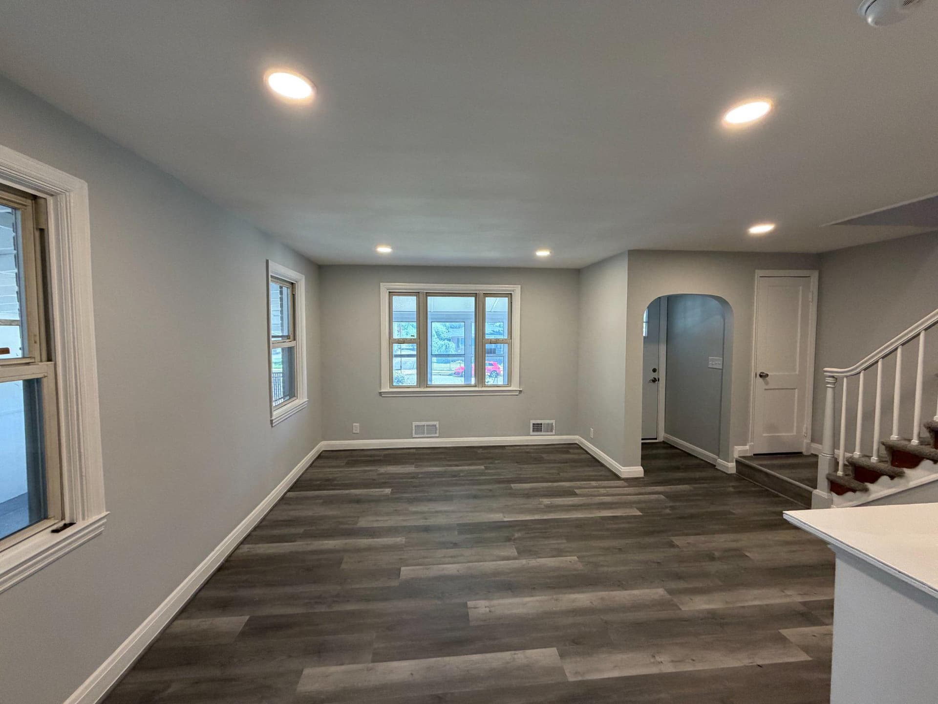 3902 N Rogers Avenue photo 8