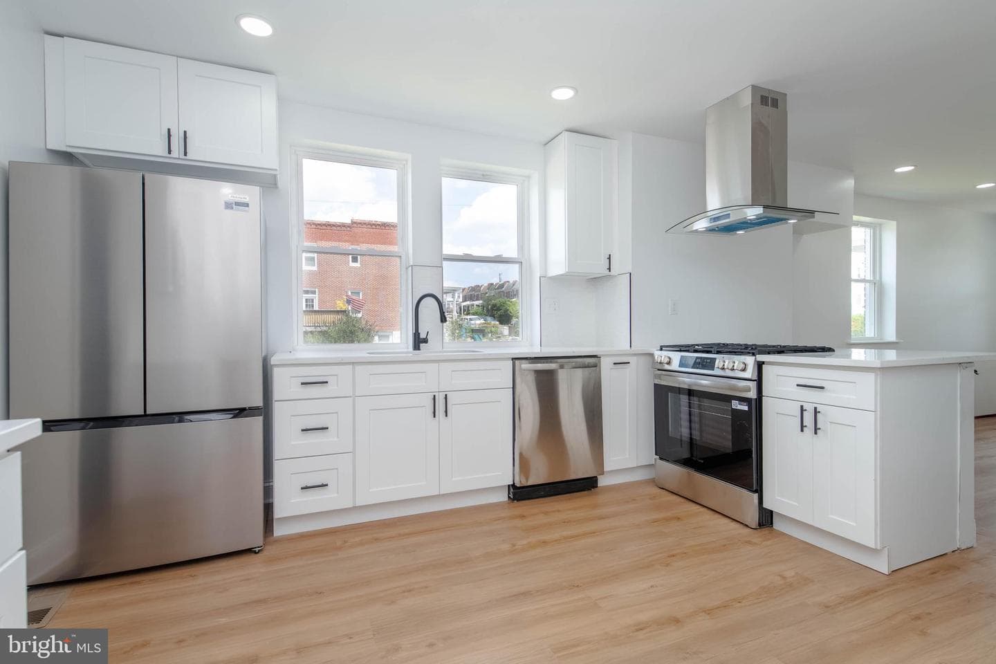 1300 W 37th Street photo 13