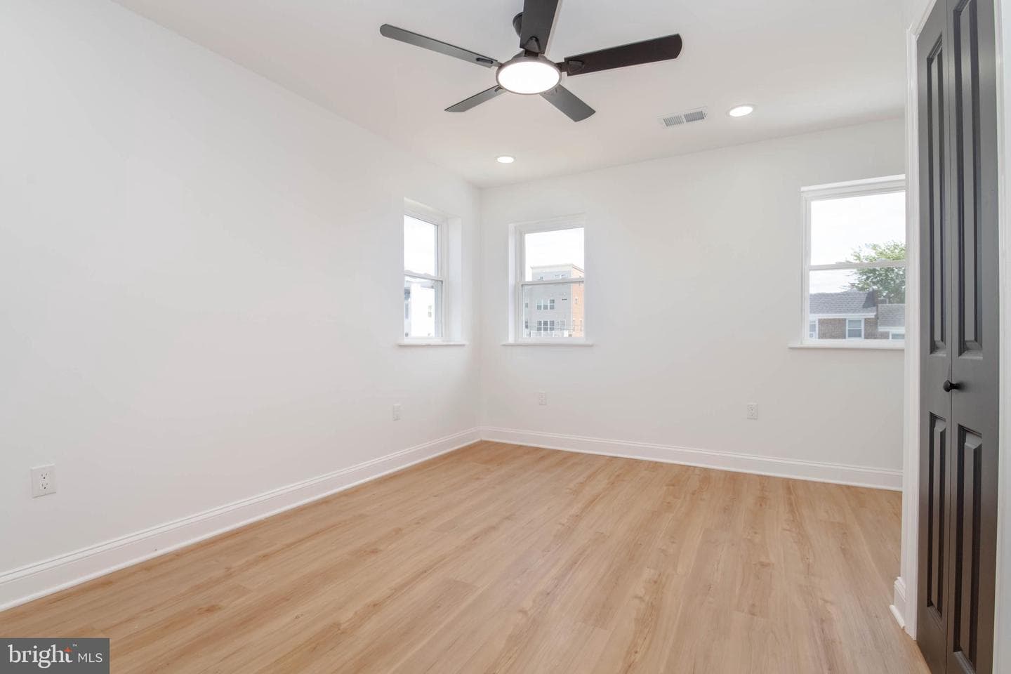 1300 W 37th Street photo 29