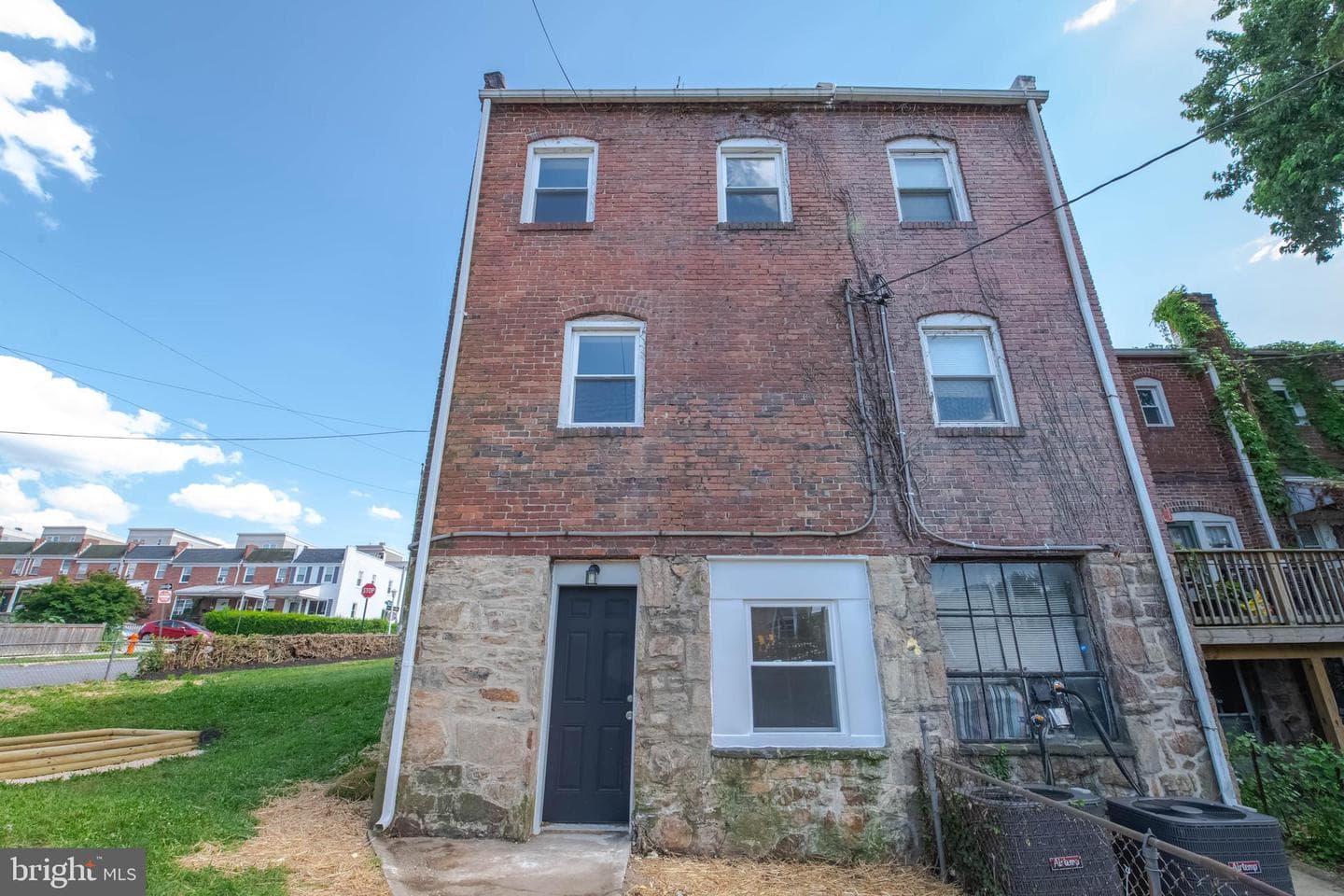 1300 W 37th Street photo 44