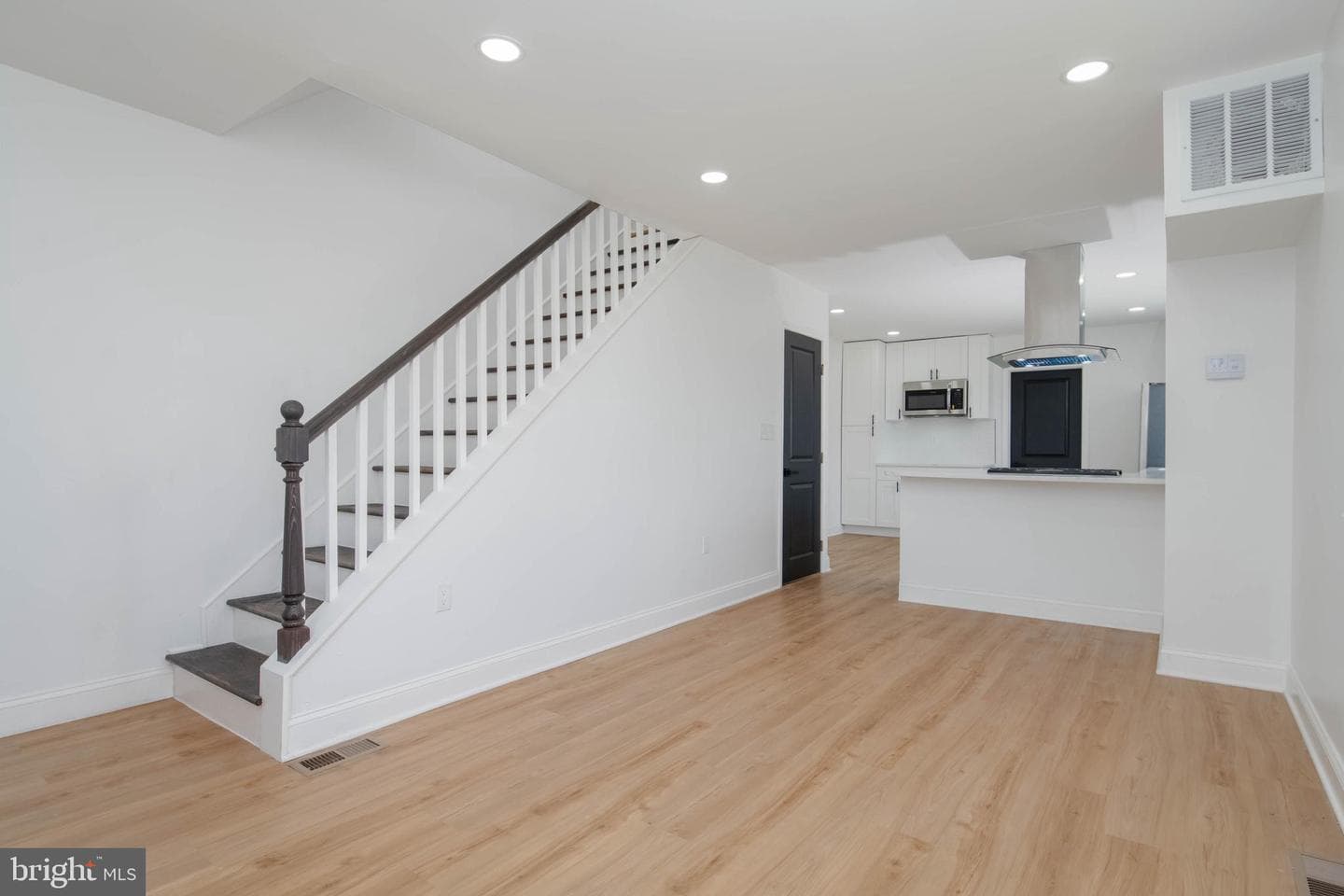 1300 W 37th Street photo 7