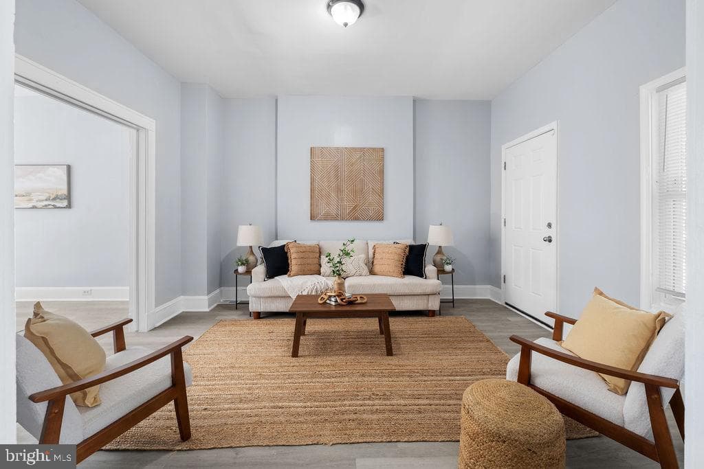 417 Rosecroft Terrace photo 3