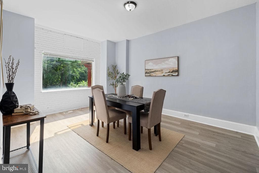 417 Rosecroft Terrace photo 4