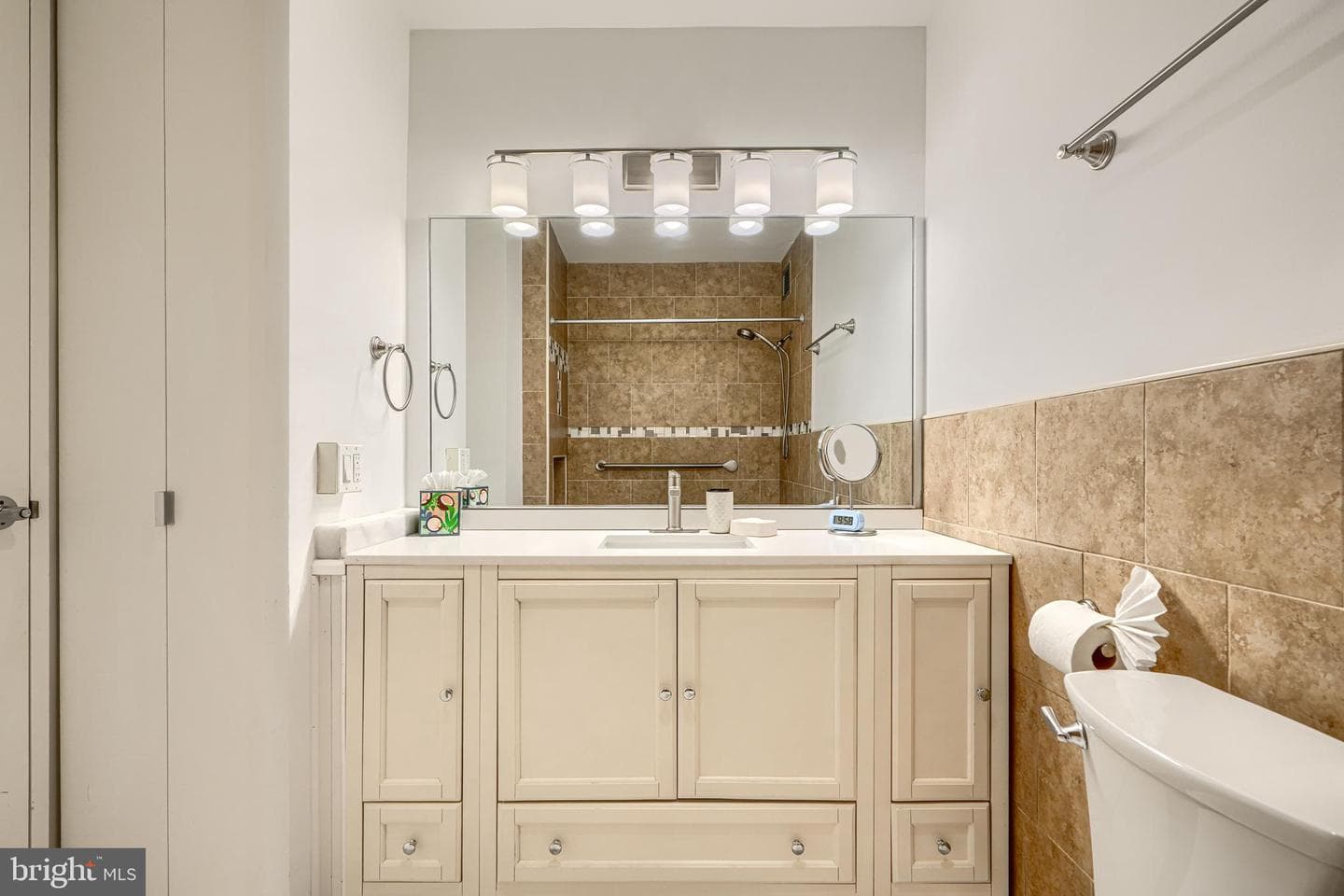 4000 N Charles Street #1206 photo 18