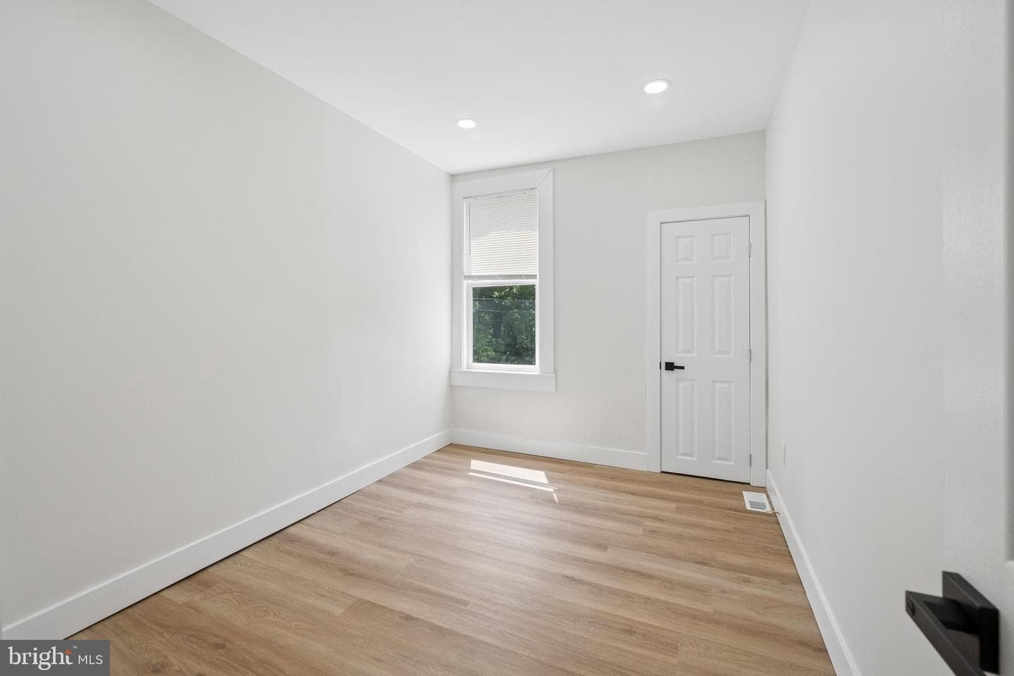 306 Lyndhurst Street photo 14