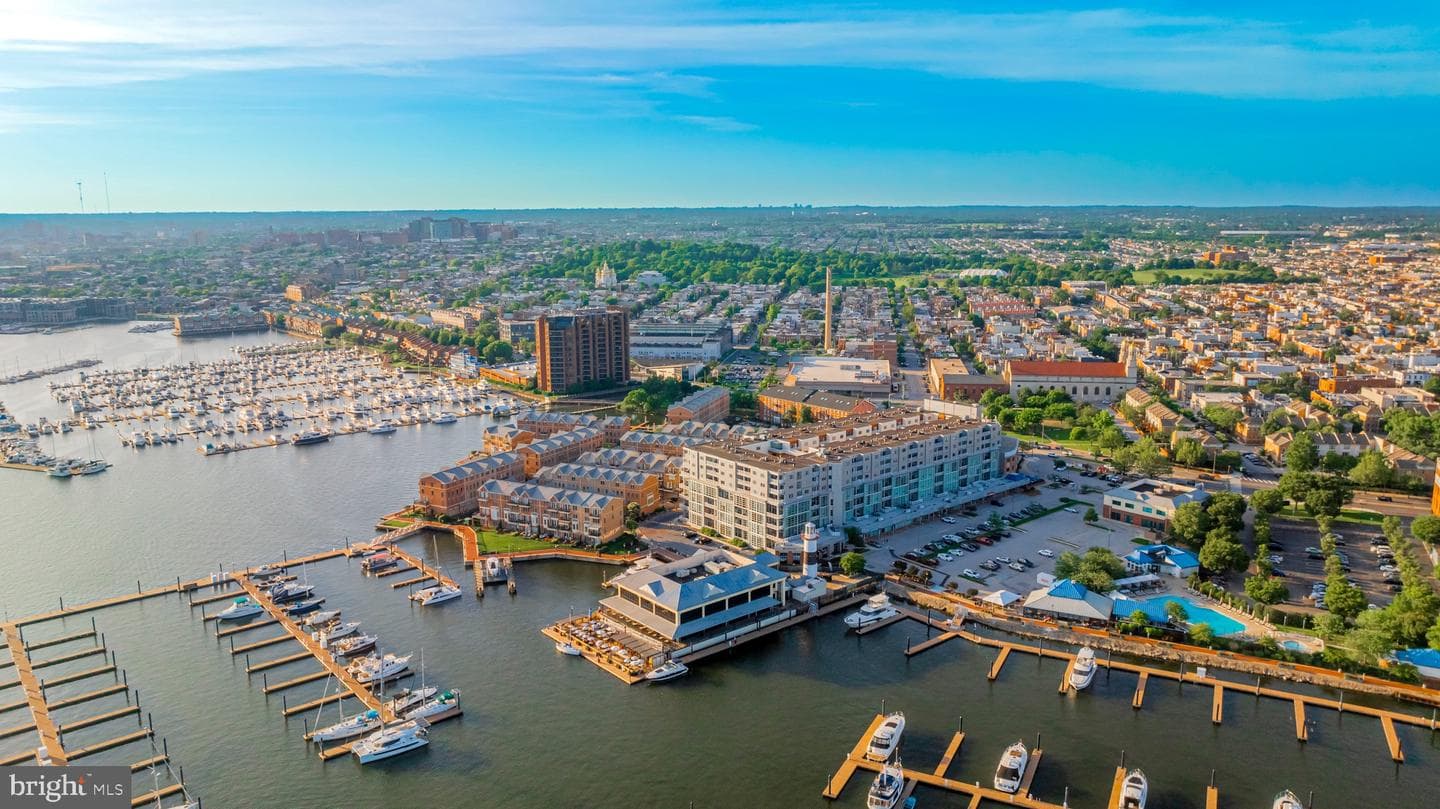 2702 Lighthouse Point E #719, Baltimore