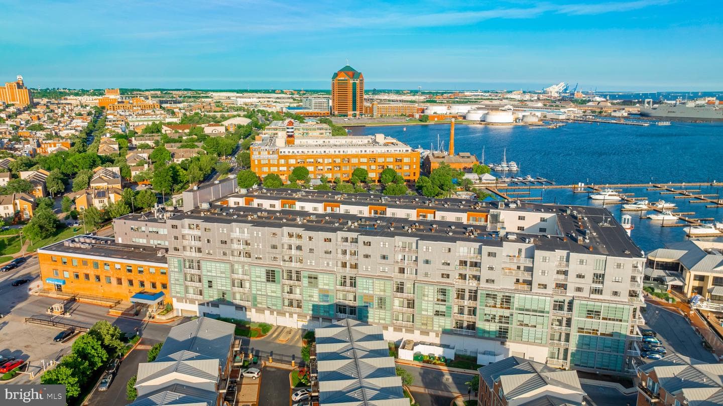 2702 Lighthouse Point E #719, Baltimore