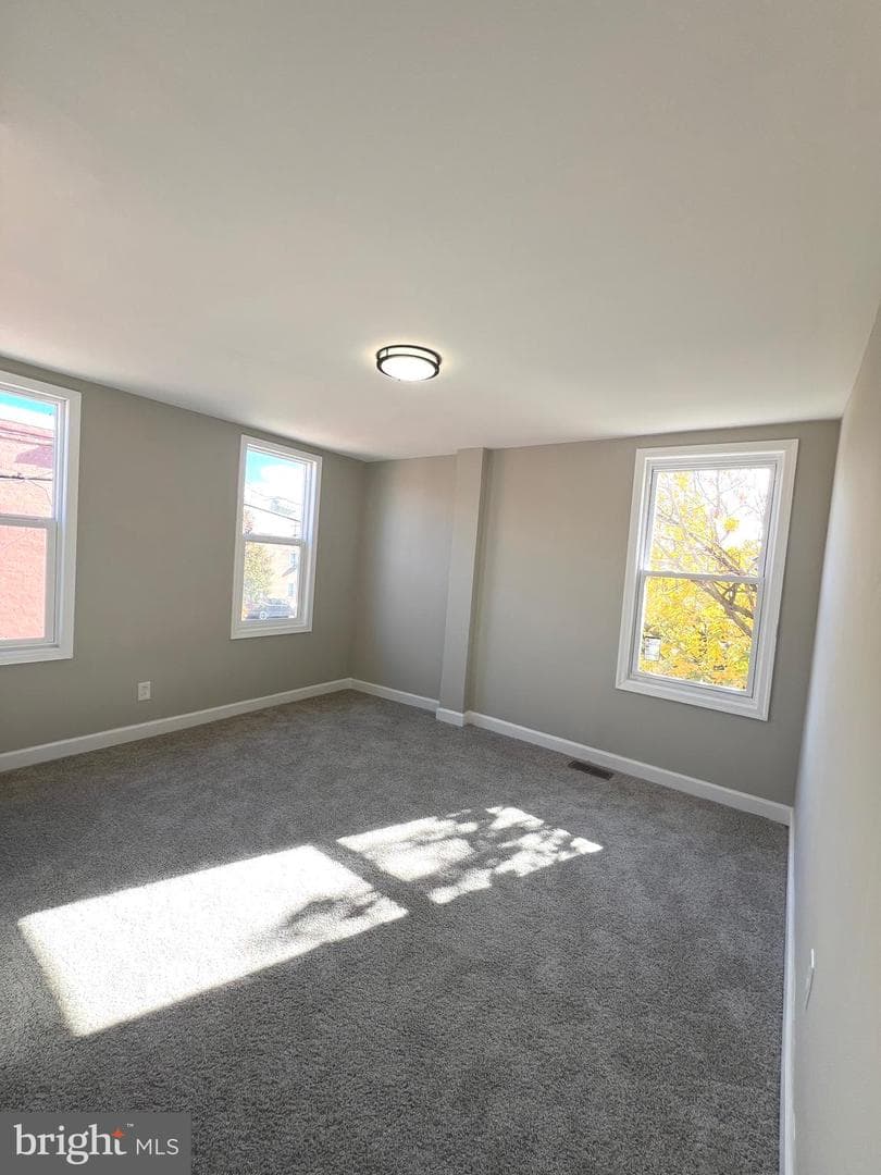 901 N Luzerne Avenue photo 17