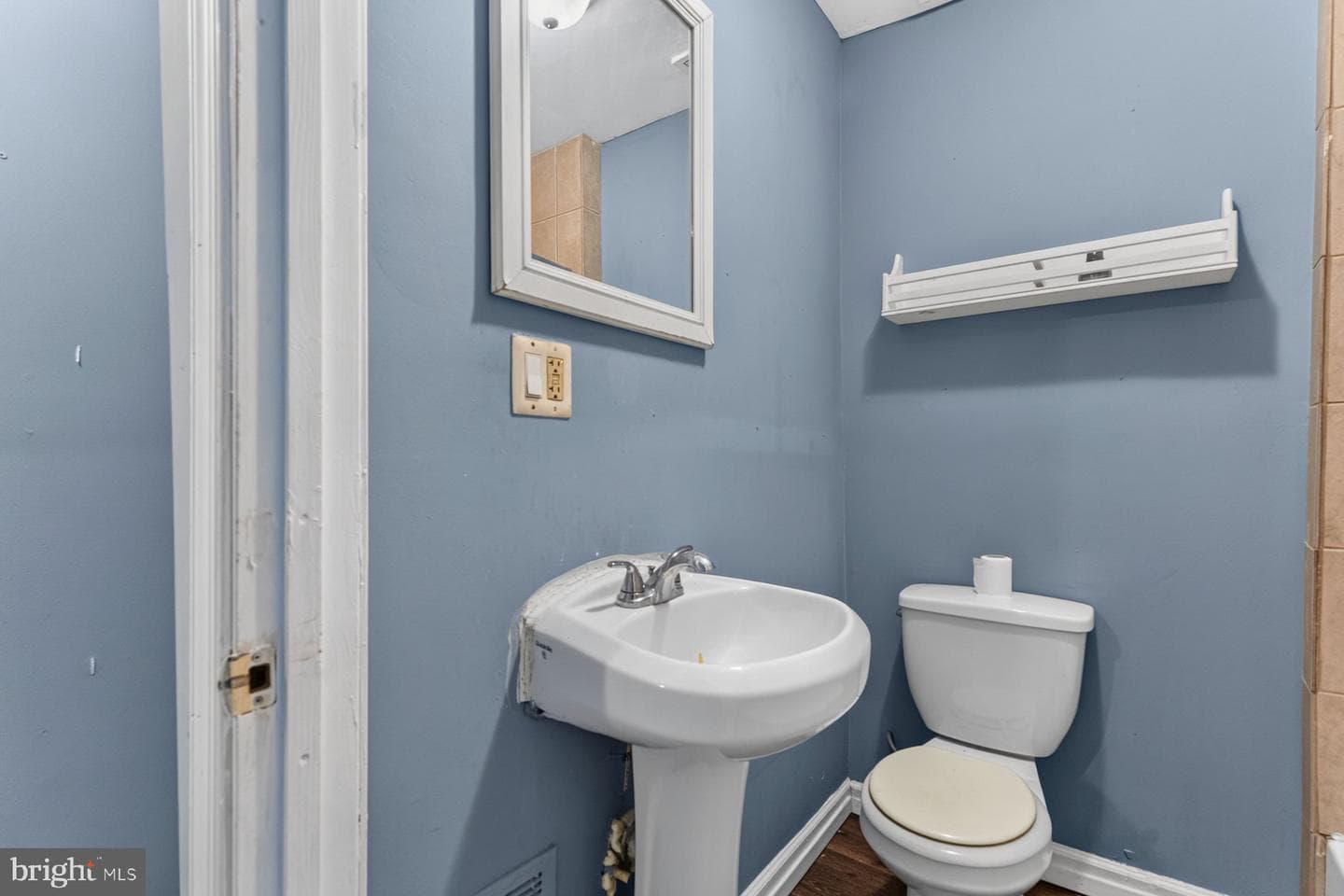 2036 Walbrook Avenue photo 11