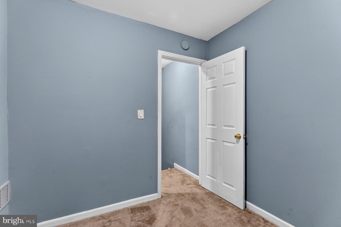 2036 Walbrook Avenue photo 14