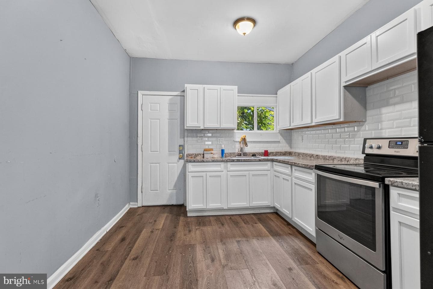 2036 Walbrook Avenue photo 8