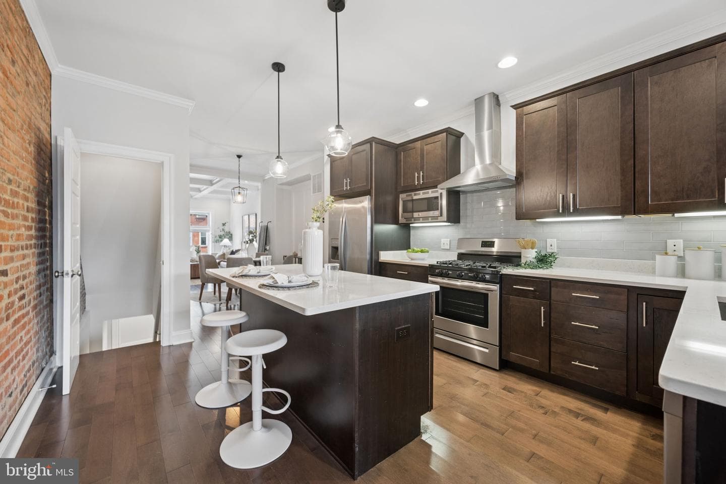 3134 Foster Avenue photo 15