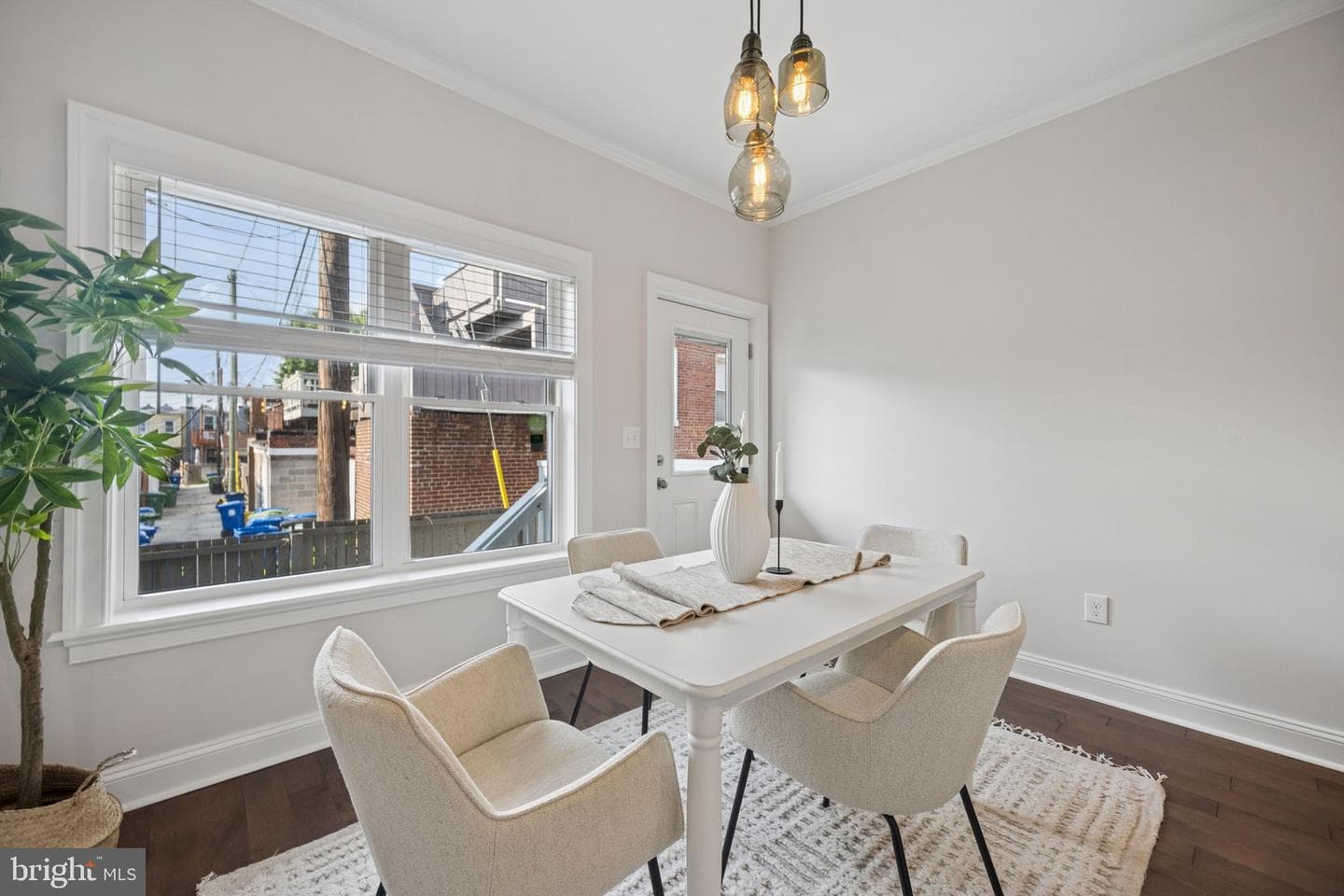 3134 Foster Avenue photo 24