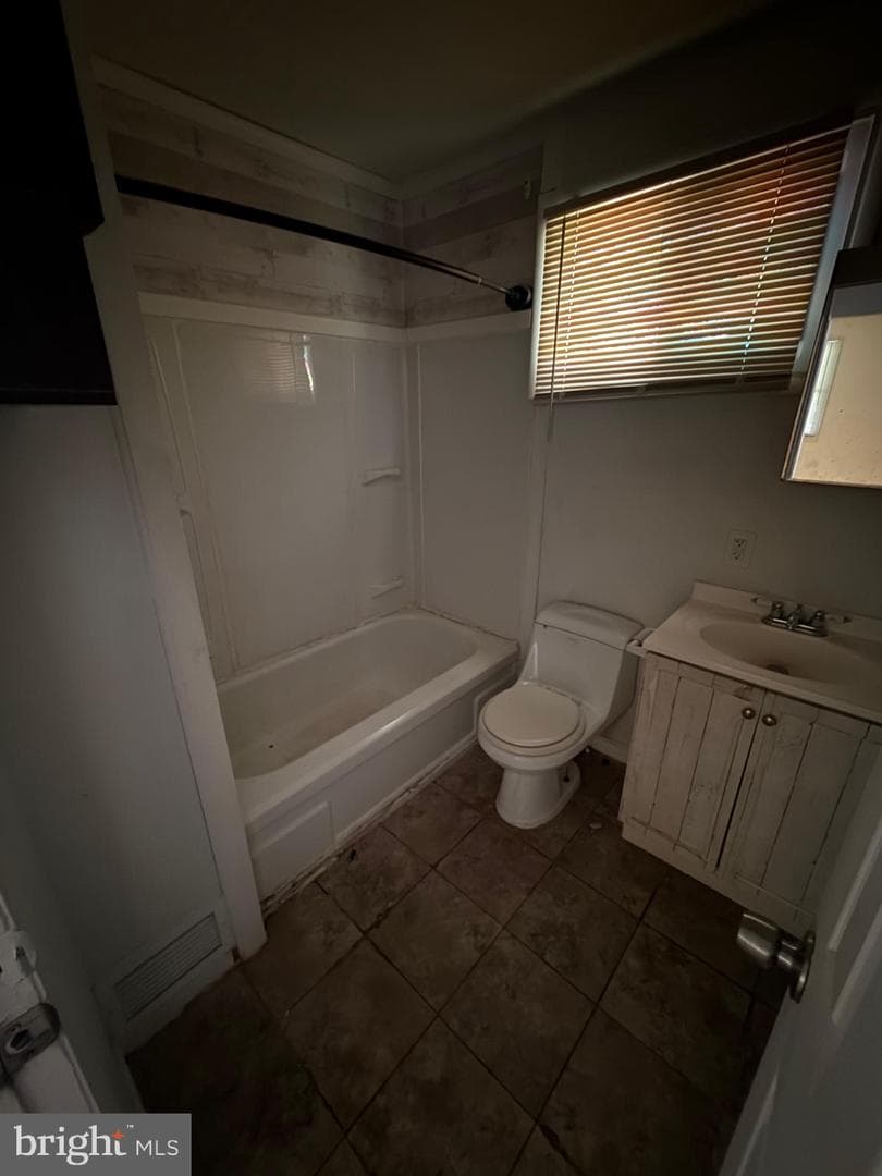 2407 E Cold Spring Lane photo 7