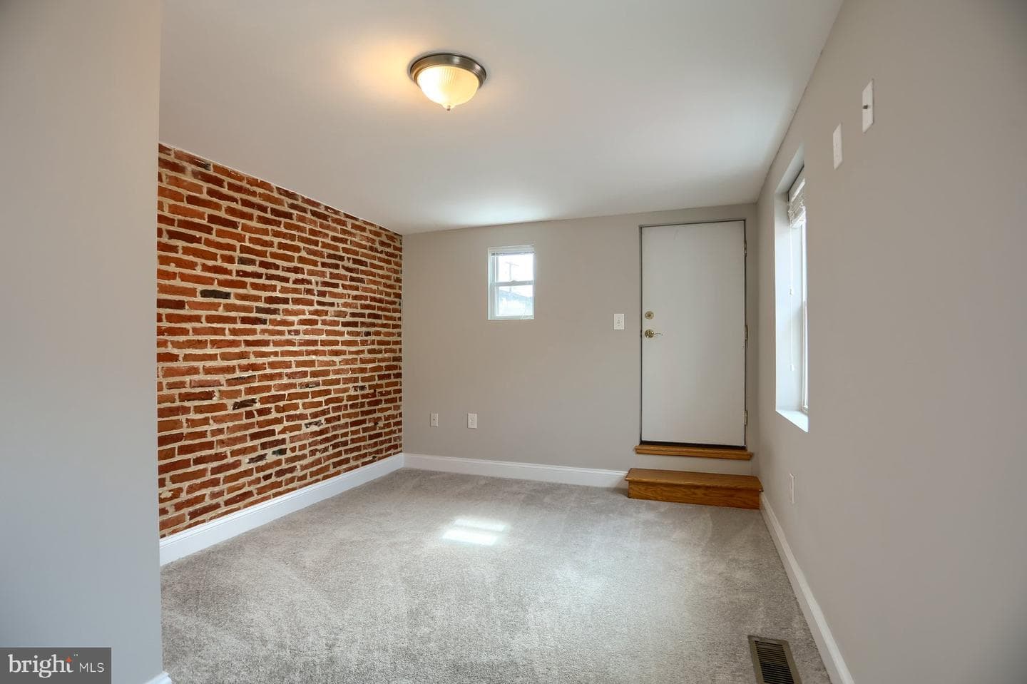 110 Ann Street photo 24