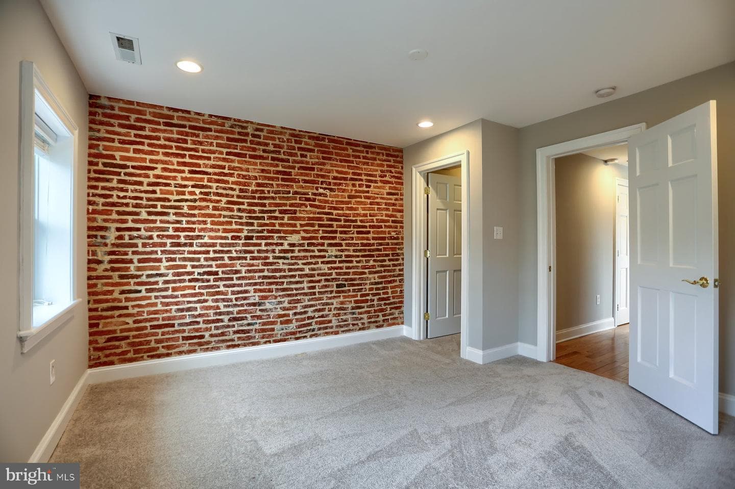 110 Ann Street photo 28