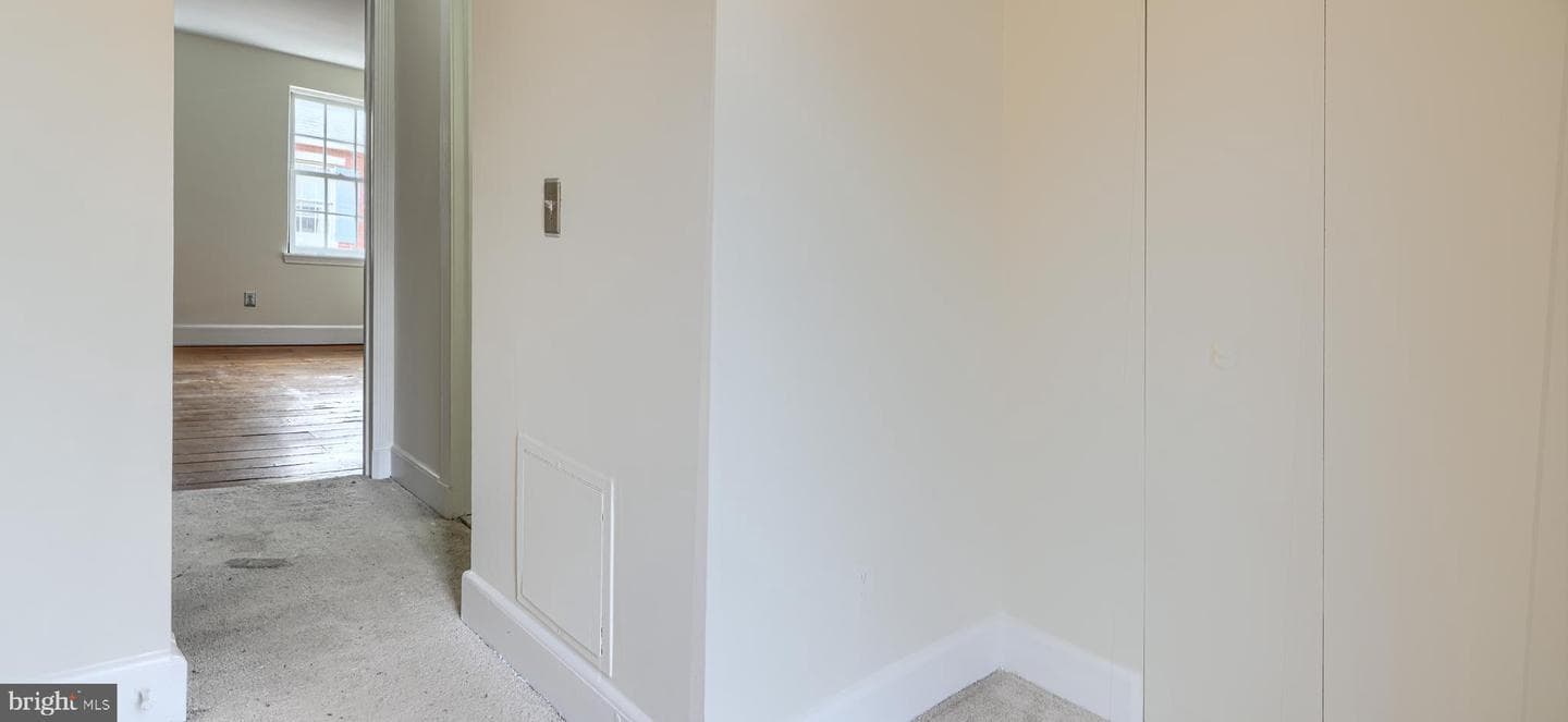 42 E Hamburg Street E photo 21
