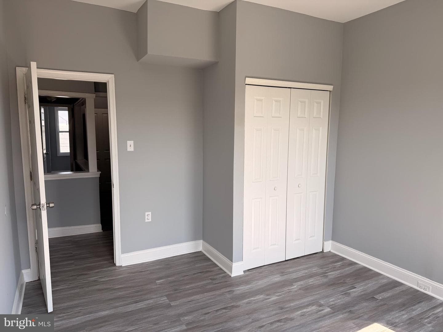 427 N Montford Avenue photo 11