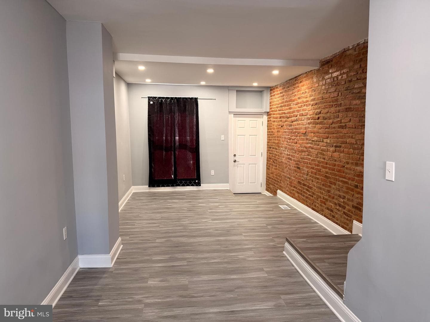 427 N Montford Avenue photo 4