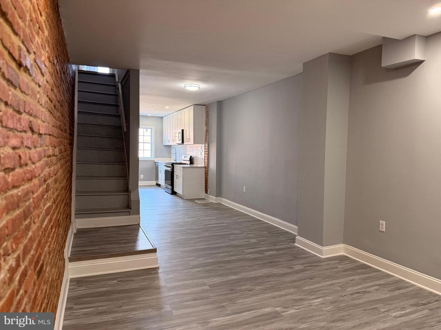 427 N Montford Avenue photo 6