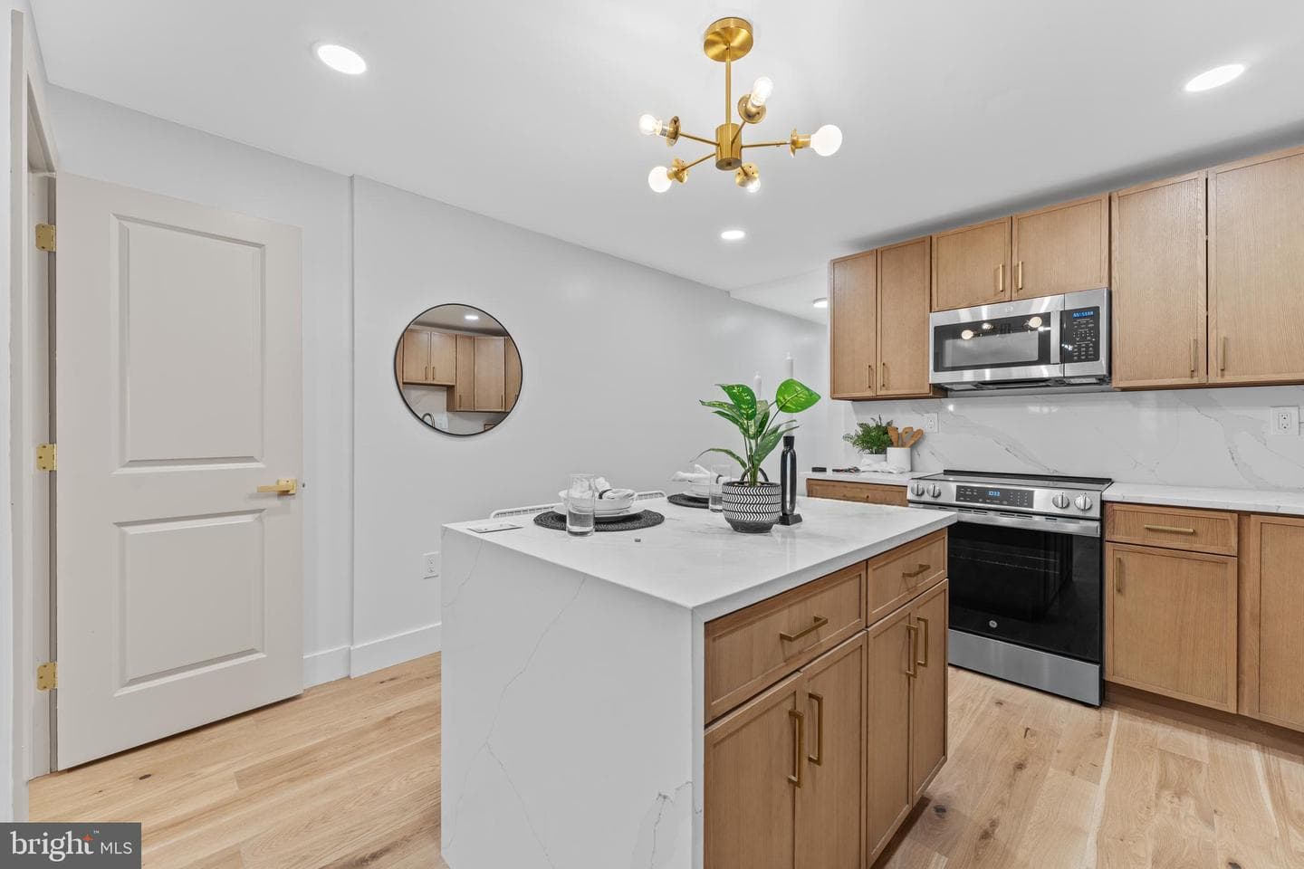 1807 N Milton Avenue photo 12