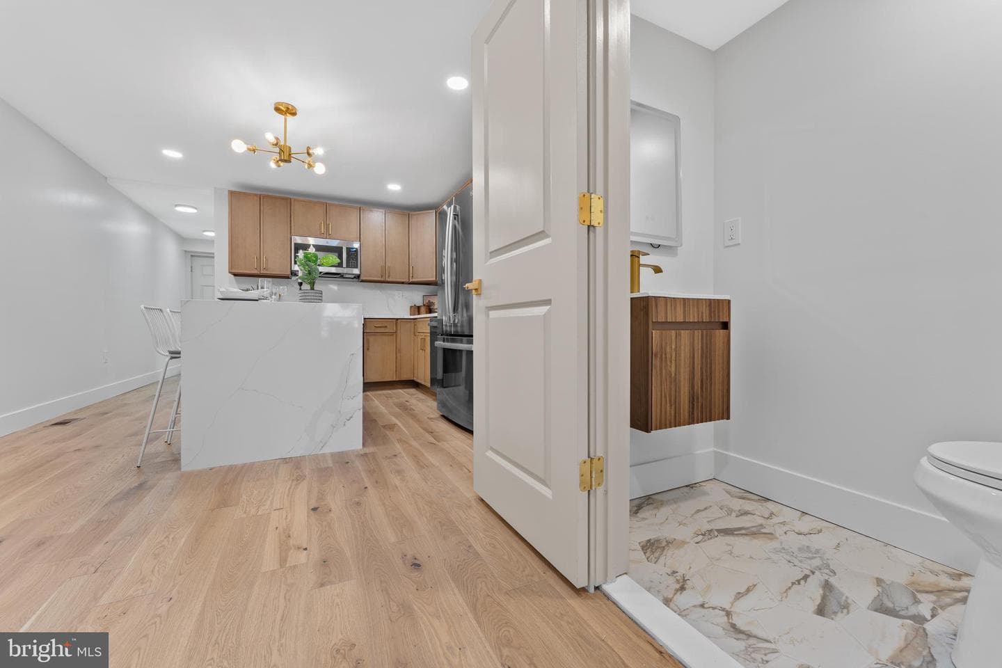 1807 N Milton Avenue photo 13
