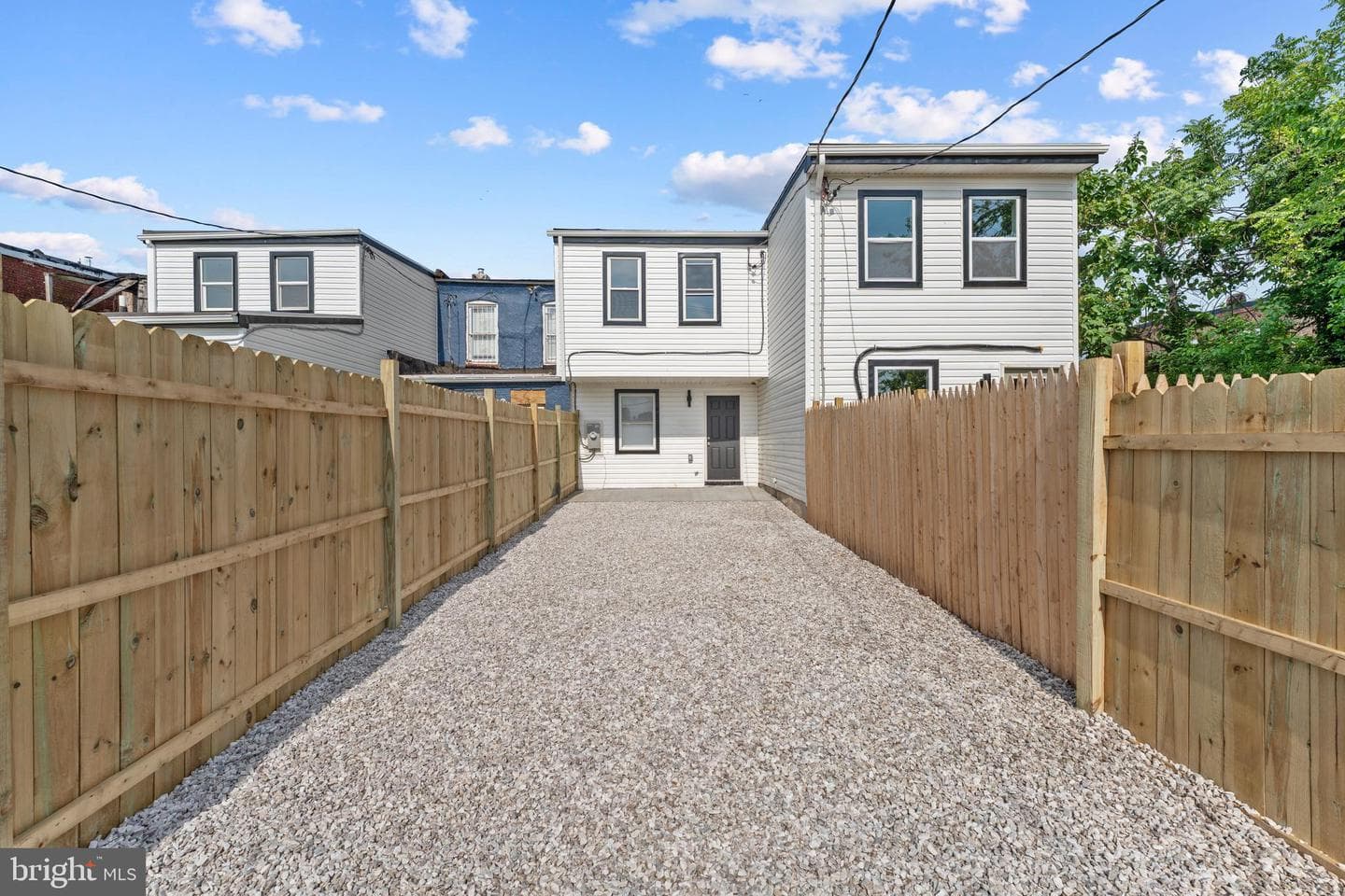 1807 N Milton Avenue photo 31